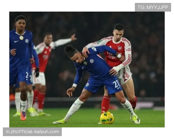 切尔西中场菱形站位失效 阿森纳双后腰成功限制恩佐出球