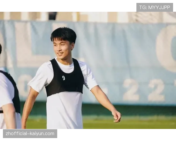 重庆铜梁龙三中卫体系压缩空间 陈纯新补射打破武汉三镇防线